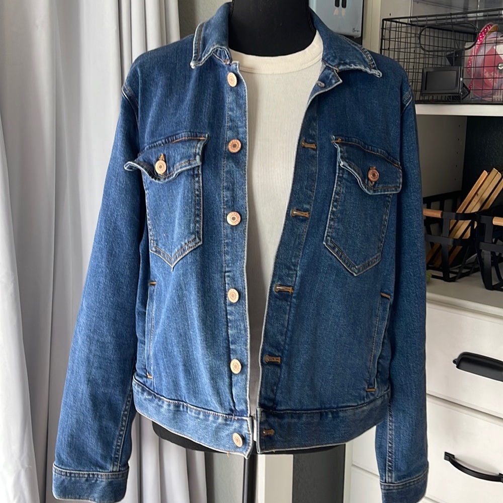 Like new J Crew Mercantile jean jacket. Size XL.